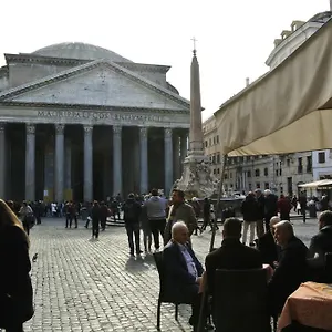 https://pantheon-domus-valentino.it-romehotels.com